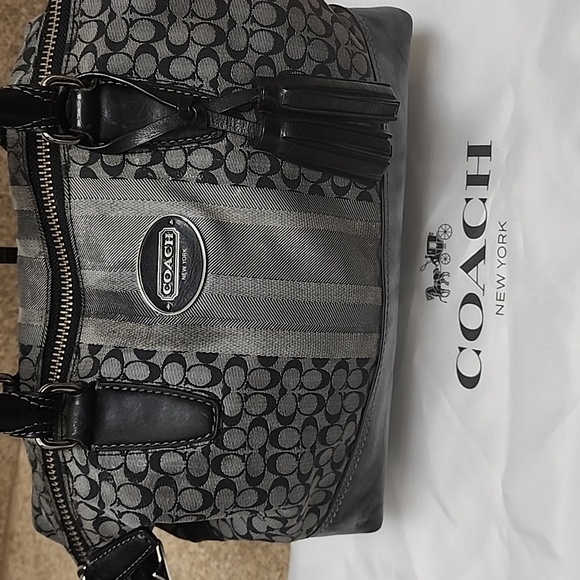 Coach vintage canvas shoulder bag - Picture 2 of 8